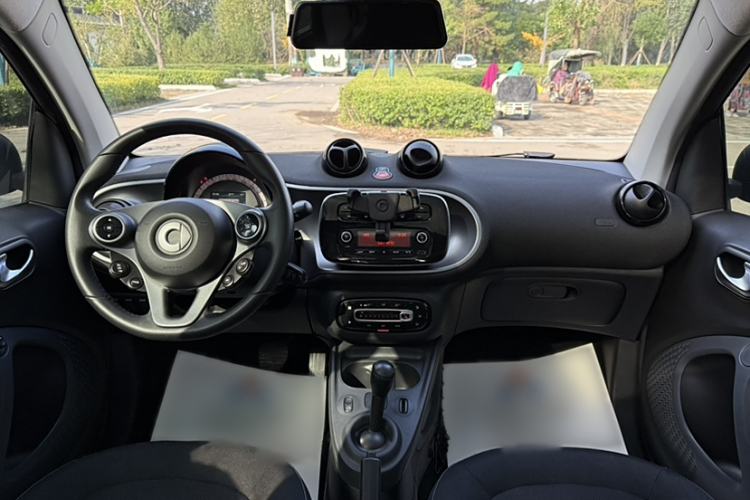 Used smart fortwo 2018 1.0L 52kW Hardtop Passion Edition China V Standard Interior 1