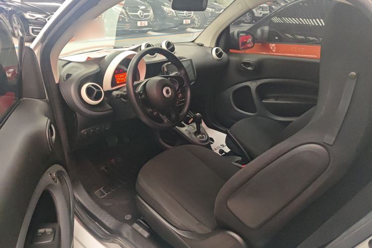 Used smart fortwo 2018 1.0L 52kW Hardtop Dynamic Version China V Interior 1