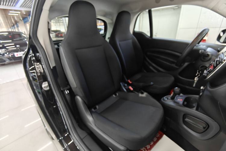 Used smart fortwo 2018 1.0L 52kW Hardtop Dynamic Version China V Interior 12