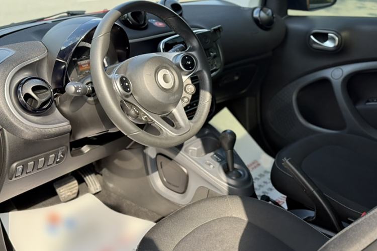 Used smart fortwo 2018 1.0L 52kW Hardtop Passion Edition China V Standard Interior 2