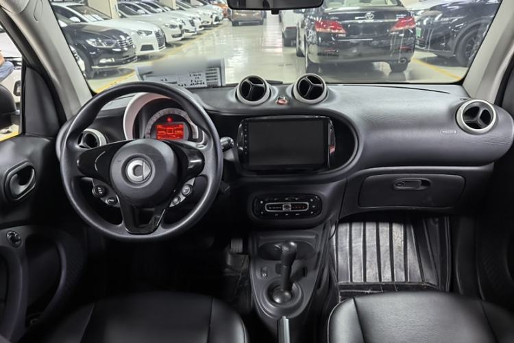 Used smart fortwo 2018 1.0L 52kW Hardtop Dynamic Version China V Interior 2