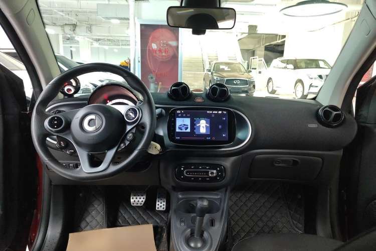 Used smart fortwo 2018 1.0L 52 kW 20th Anniversary Special Edition China V Interior 3