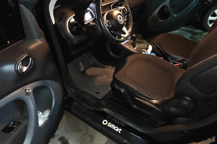 Used smart fortwo 2018 1.0L 52kW Hardtop Passion Edition China V Standard Interior 3