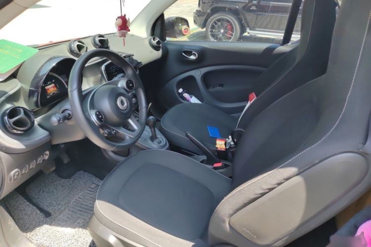 Used smart fortwo 2018 1.0L 52kW Hardtop Passion Edition China V Standard Interior 3
