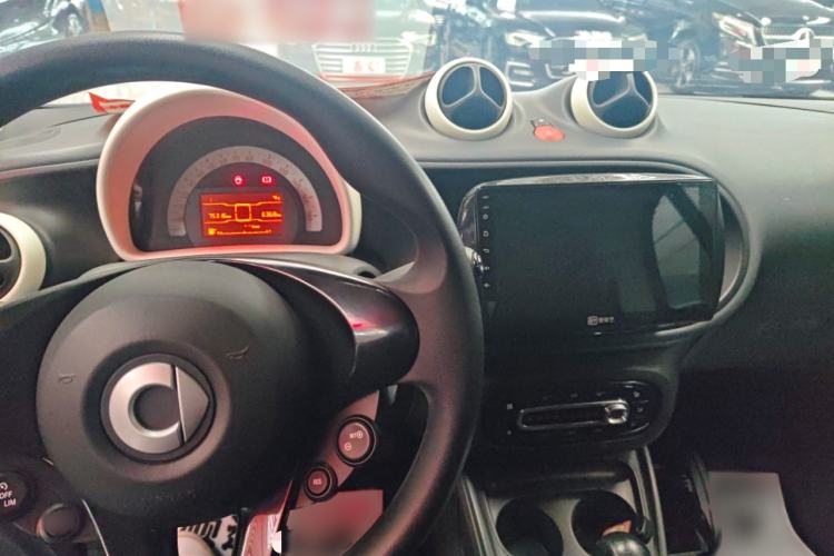 Used smart fortwo 2018 1.0L 52kW Hardtop Dynamic Version China V Interior 3