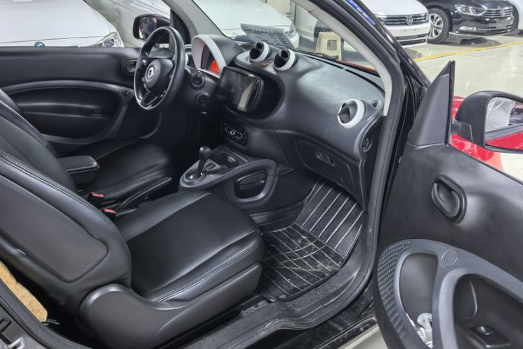 Used smart fortwo 2018 1.0L 52kW Hardtop Dynamic Version China V Interior 4