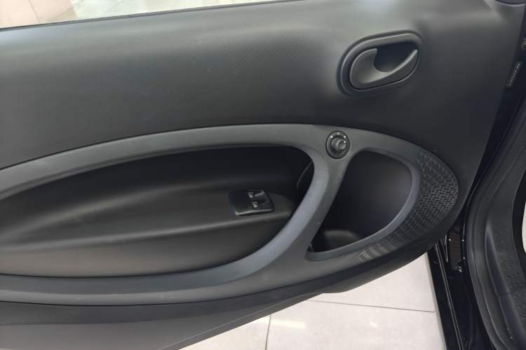 Used smart fortwo 2018 1.0L 52kW Hardtop Dynamic Version China V Interior 7