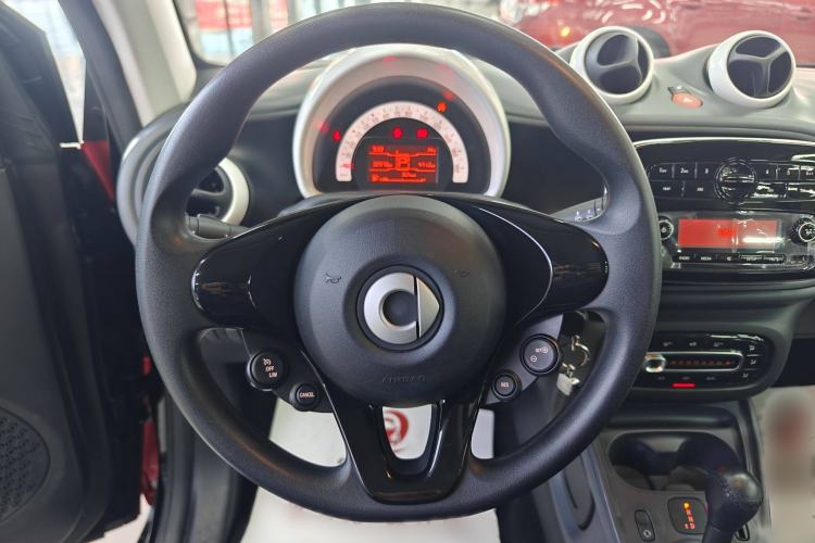 Used smart fortwo 2018 1.0L 52kW Hardtop Dynamic Version China V Interior 8