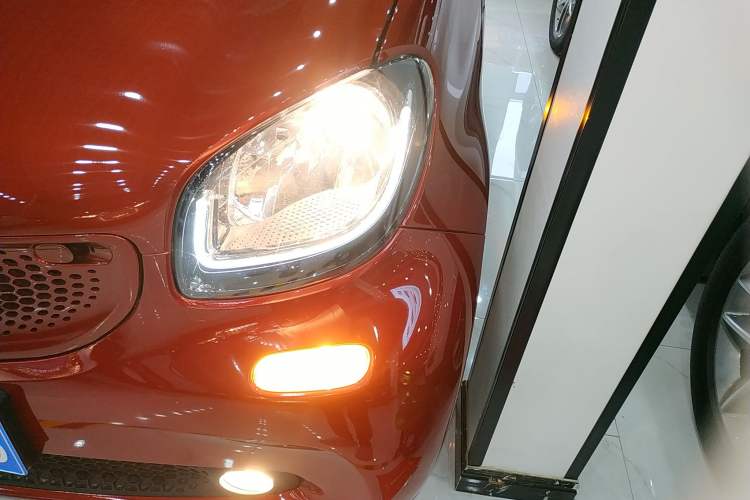 Used smart fortwo 2018 1.0L 52 kW 20th Anniversary Special Edition China V Left Front Headlight