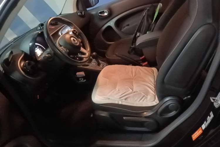 Used smart fortwo 2018 1.0L 52kW Hardtop Passion Edition China V Standard Left Front Seat