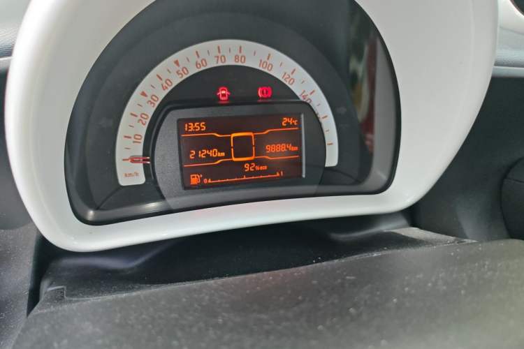 Used smart fortwo 2018 1.0L 52kW Hardtop Dynamic Version China V Odometer Close Up