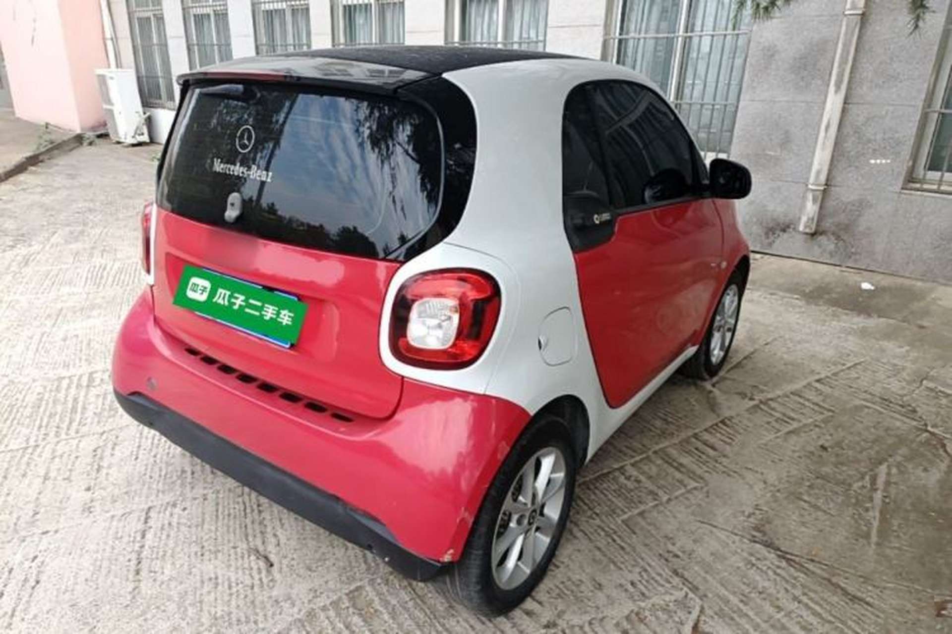 Used smart fortwo 2018 1.0L 52kW Hardtop Dynamic Version China V Rear Right 45 Deg