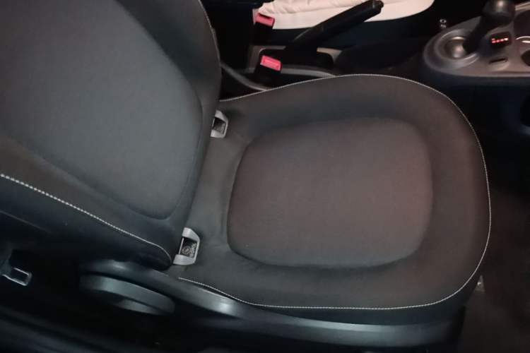 Used smart fortwo 2018 1.0L 52kW Hardtop Passion Edition China V Standard Right Front Seat