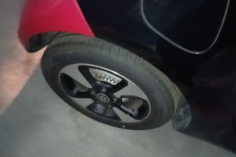 Used smart fortwo 2018 1.0L 52kW Hardtop Passion Edition China V Standard Right Rear Wheel Hub