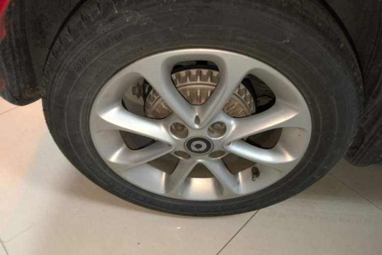 Used smart fortwo 2018 1.0L 52kW Hardtop Dynamic Version China V Right Rear Wheel Hub
