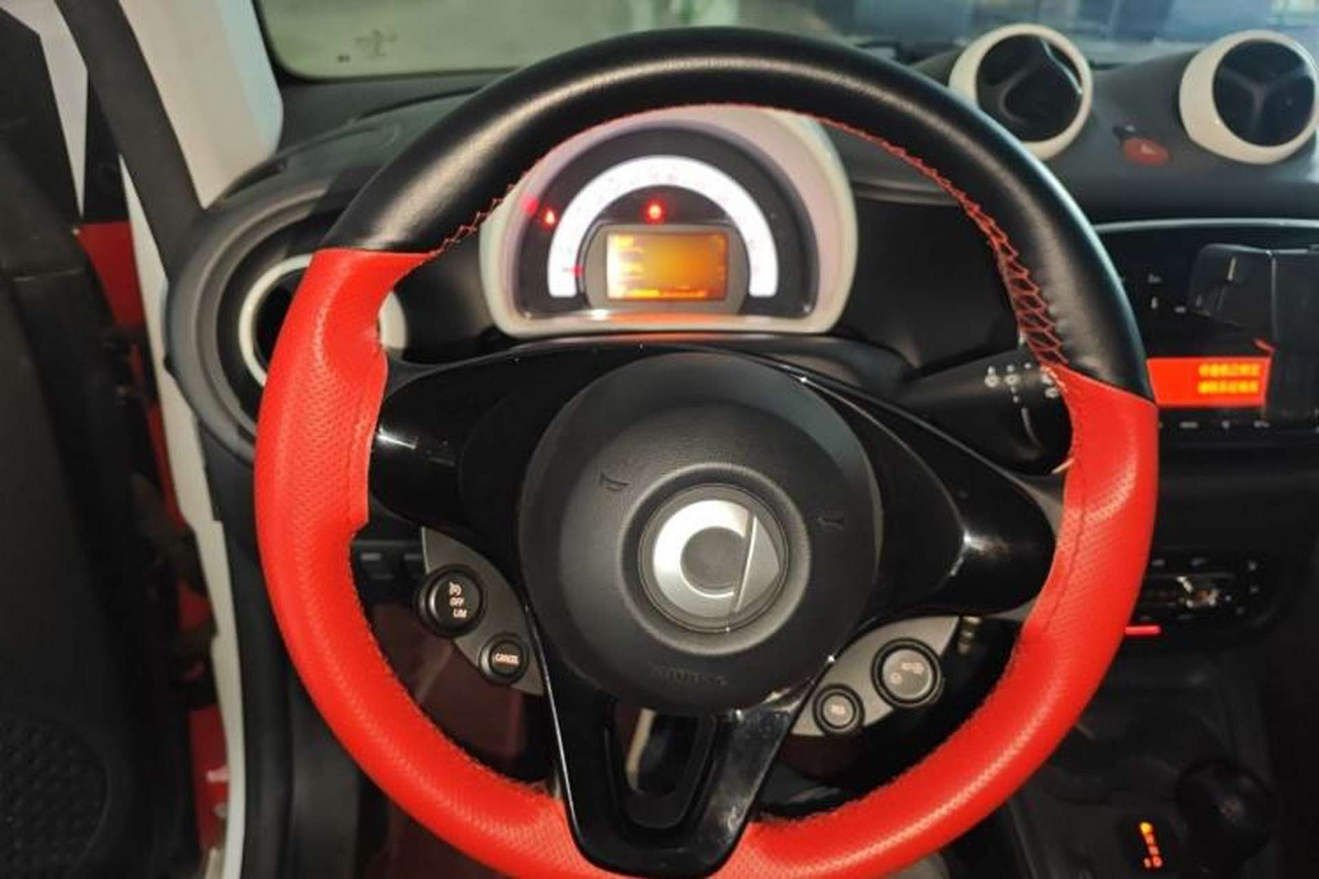 Used smart fortwo 2018 1.0L 52kW Hardtop Dynamic Version China V Steering Wheel