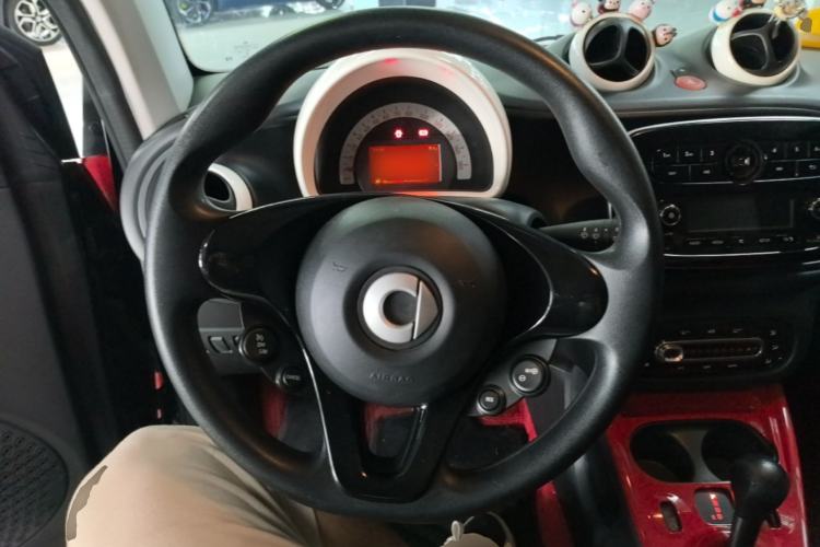 Used smart fortwo 2018 1.0L 52kW Hardtop Dynamic Version China V Steering Wheel