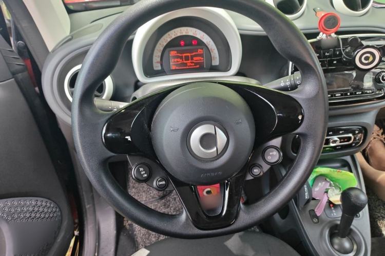 Used smart fortwo 2018 1.0L 52kW Hardtop Dynamic Version China V Steering Wheel