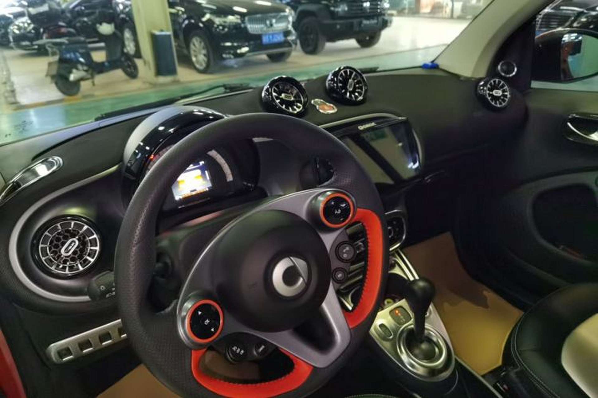 Used smart fortwo 2018 1.0L 52kW Hardtop Passion Edition China V Standard Center Console