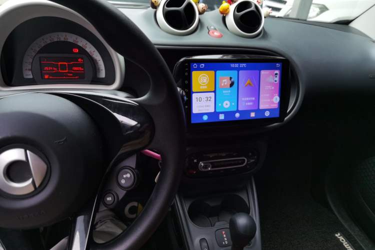 Used smart fortwo 2018 1.0L 52kW Hardtop Dynamic Version China V Center Console