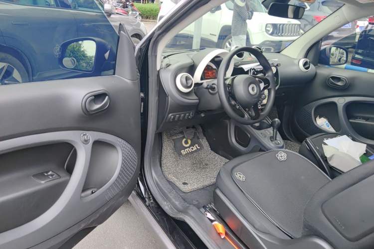 Used smart fortwo 2018 1.0L 52kW Hardtop Dynamic Version China V Driver Seat