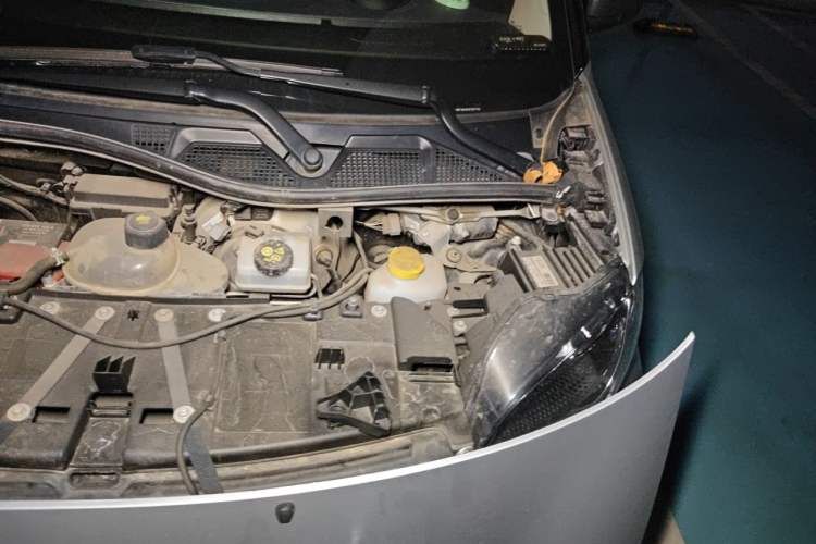 Used smart fortwo 2018 1.0L 52kW Hardtop Dynamic Version China V Engine Bay Left