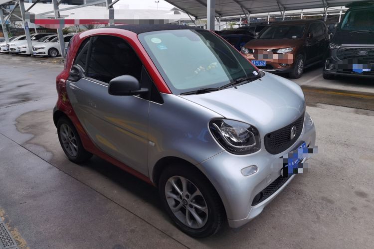 Used smart fortwo 2018 1.0L 52kW Hardtop Dynamic Version China V Front Right 45 Deg