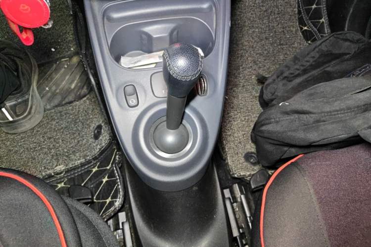Used smart fortwo 2018 1.0L 52kW Hardtop Dynamic Version China V Gear Lever