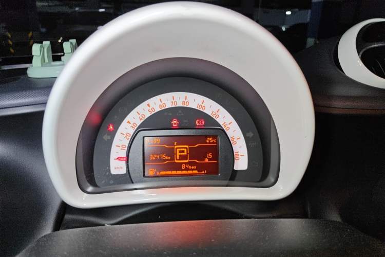 Used smart fortwo 2018 1.0L 52kW Hardtop Dynamic Version China V Instrument Cluster