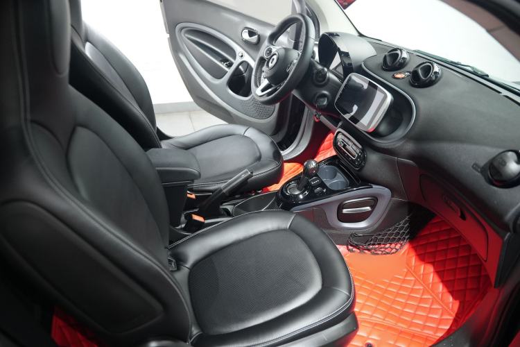 Used smart fortwo 2018 1.0L 52kW Hardtop Passion Edition China V Standard Interior 1