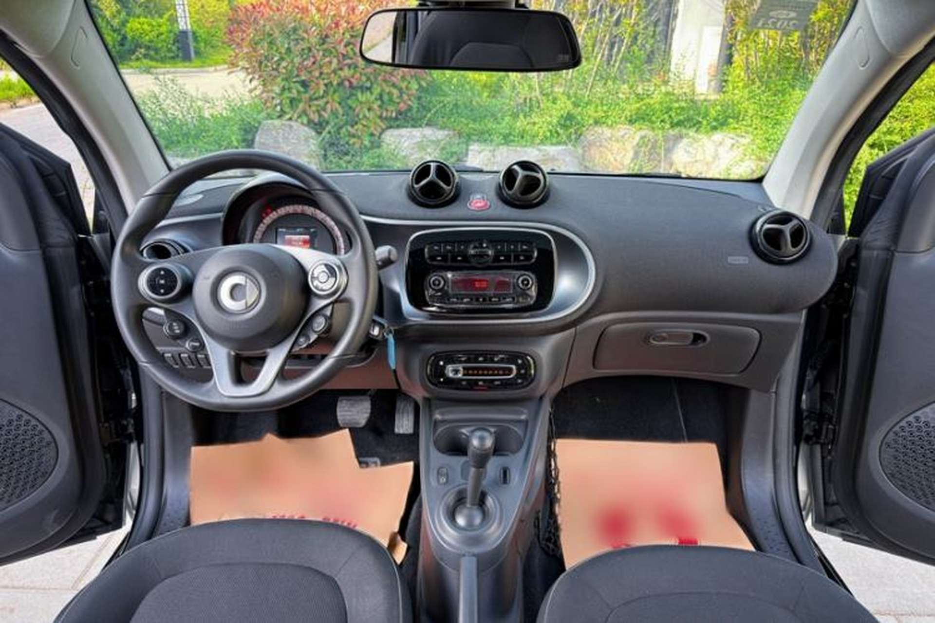 Used smart fortwo 2018 1.0L 52kW Hardtop Passion Edition China V Standard Interior 2