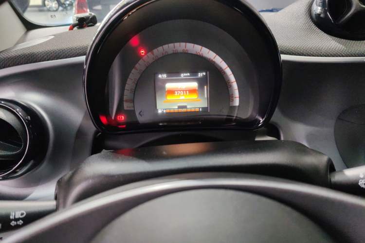 Used smart fortwo 2018 1.0L 52kW Hardtop Passion Edition China V Standard Odometer Close Up