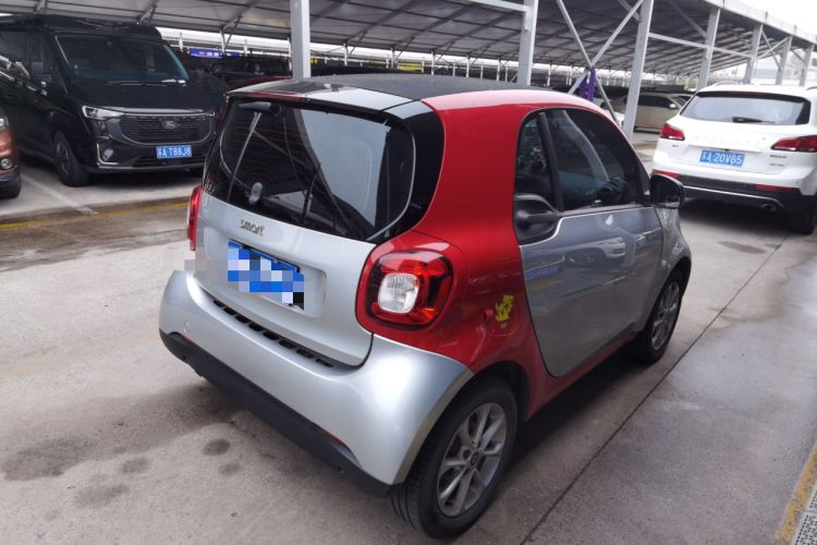 Used smart fortwo 2018 1.0L 52kW Hardtop Dynamic Version China V Rear Right 45 Deg