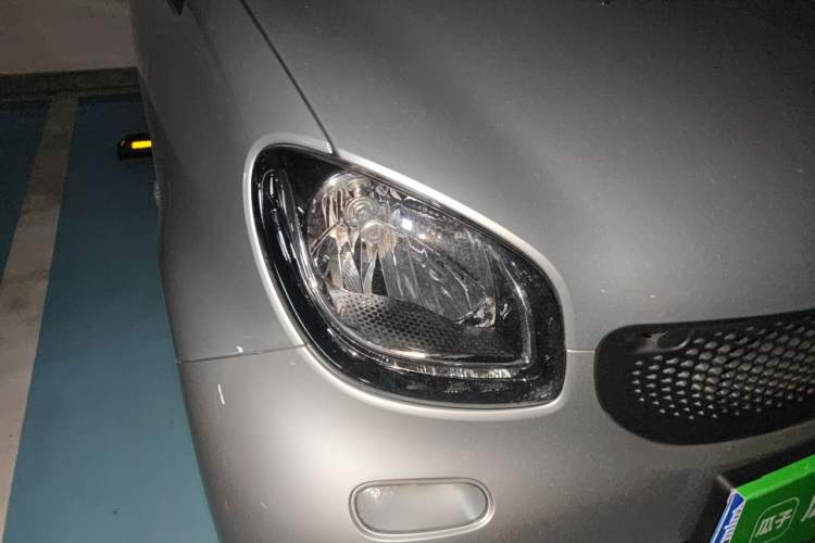Used smart fortwo 2018 1.0L 52kW Hardtop Dynamic Version China V Right Front Headlight