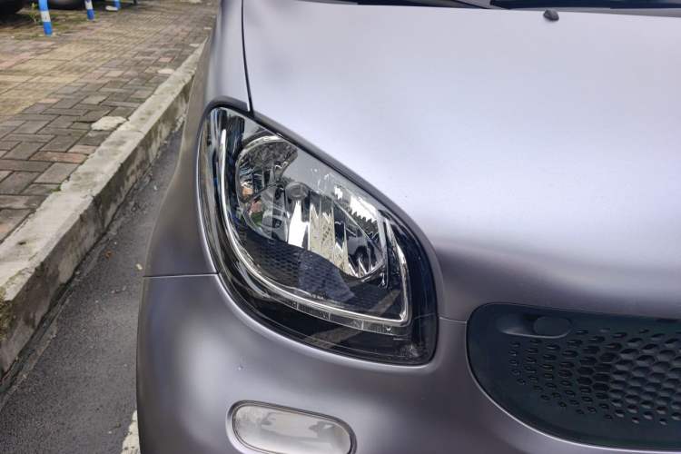 Used smart fortwo 2018 1.0L 52kW Hardtop Dynamic Version China V Right Front Headlight