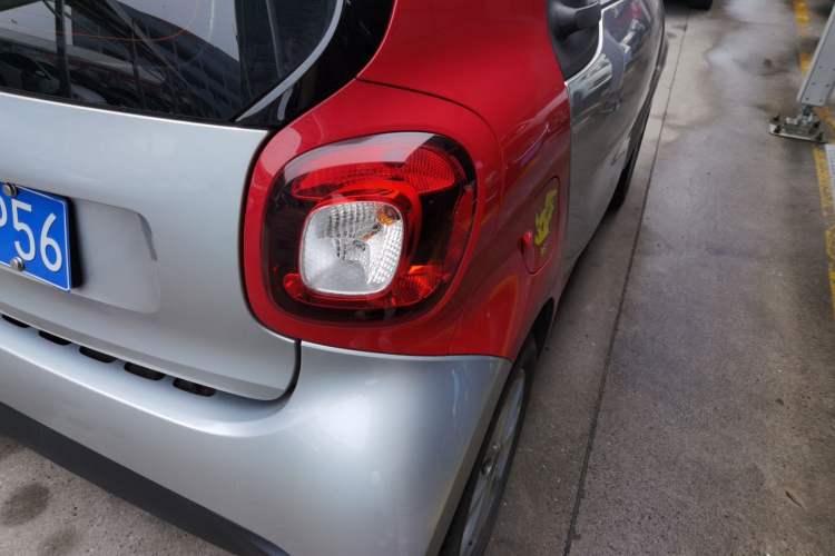 Used smart fortwo 2018 1.0L 52kW Hardtop Dynamic Version China V Right Rear Taillight
