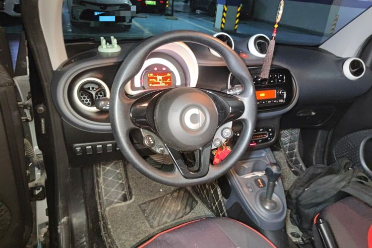 Used smart fortwo 2018 1.0L 52kW Hardtop Dynamic Version China V Steering Wheel