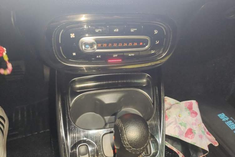 Used smart fortwo 2018 1.0L 52kW Hardtop Passion Edition China V Standard Audio And AC Panel