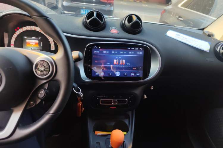 Used smart fortwo 2018 1.0L 52kW Hardtop Passion Edition China V Standard Audio And AC Panel