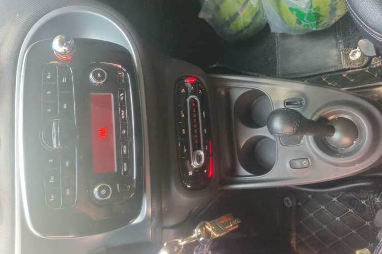 Used smart fortwo 2018 1.0L 52kW Hardtop Passion Edition China V Standard Audio And AC Panel