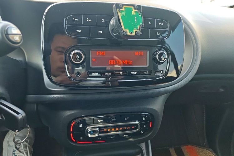 Used smart fortwo 2018 1.0L 52kW Hardtop Dynamic Version China V Audio And AC Panel