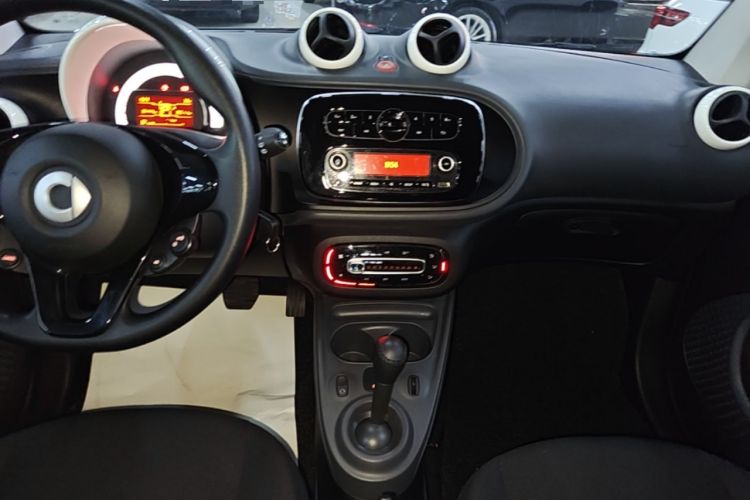 Used smart fortwo 2018 1.0L 52kW Hardtop Dynamic Version China V Audio And AC Panel