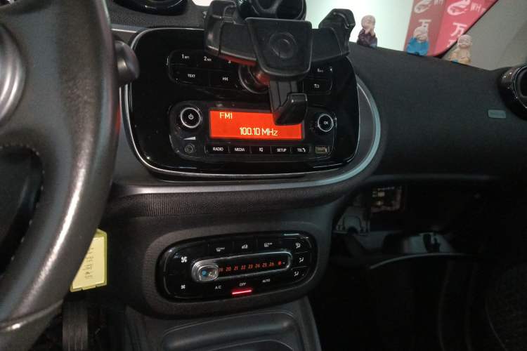 Used smart fortwo 2018 1.0L 52kW Hardtop Passion Edition China V Standard Audio And AC Panel