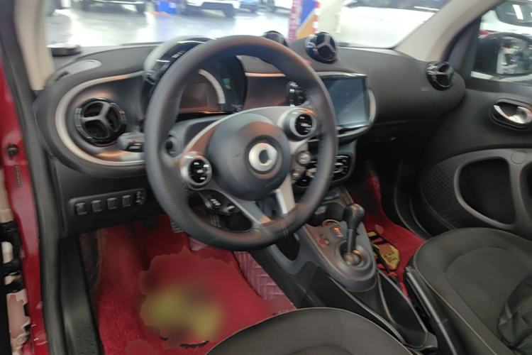 Used smart fortwo 2018 1.0L 52kW Hardtop Passion Edition China V Standard Center Console