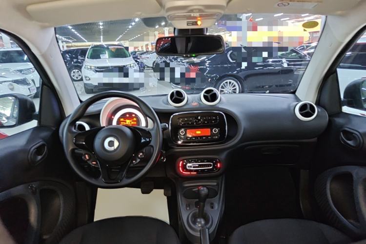 Used smart fortwo 2018 1.0L 52kW Hardtop Dynamic Version China V Center Console
