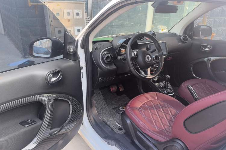 Used smart fortwo 2018 1.0L 52kW Convertible Passion Edition China V Standard Driver Seat