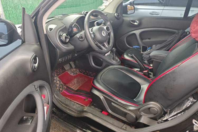 Used smart fortwo 2018 1.0L 52kW Hardtop Passion Edition China V Standard Driver Seat