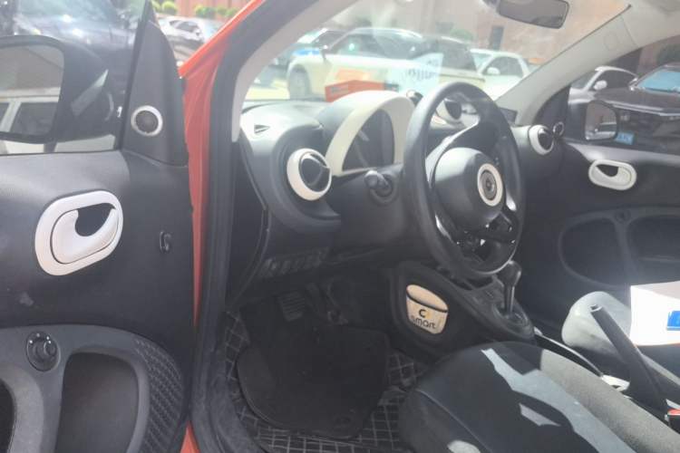 Used smart fortwo 2018 1.0L 52kW Hardtop Dynamic Version China V Driver Seat