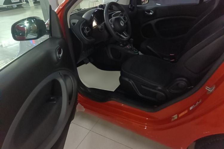 Used smart fortwo 2018 1.0L 52kW Hardtop Passion Edition China V Standard Driver Seat
