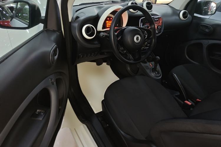 Used smart fortwo 2018 1.0L 52kW Hardtop Dynamic Version China V Driver Seat